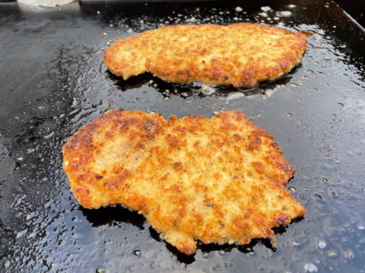 How to Fry Breaded Chicken Cutlets in Blackstone (so easy!)